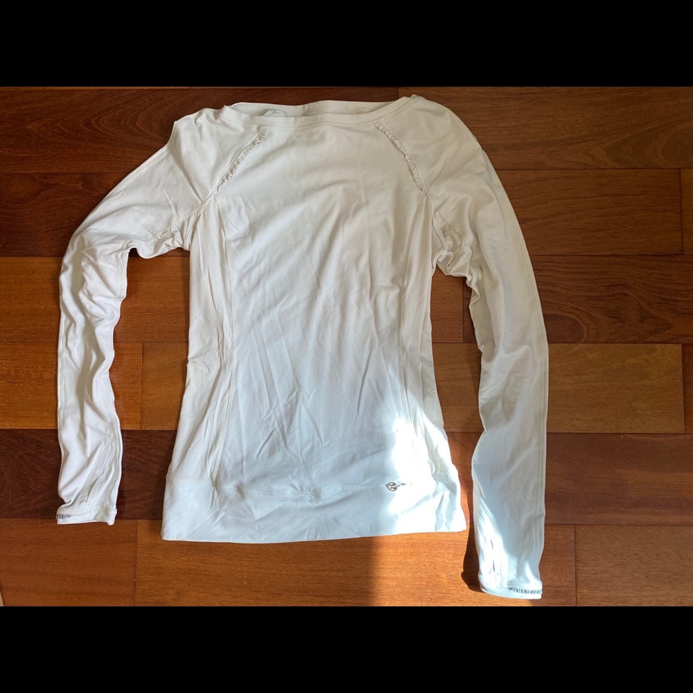 Lululemon Full Tilt cream long sleeve size 6